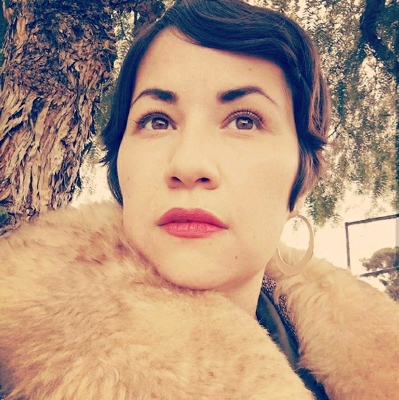 Meet your Posher, Catalina - Picture 1 of 1